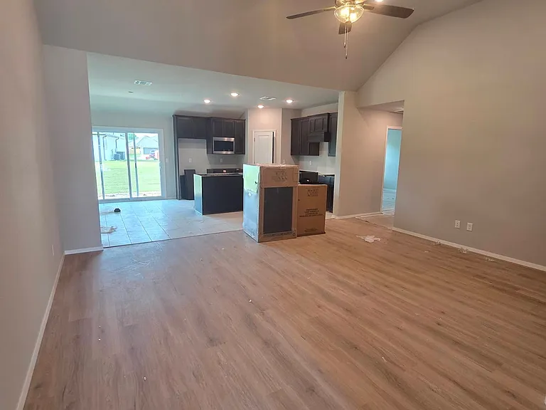 3900 W Laredo St — Photo 3