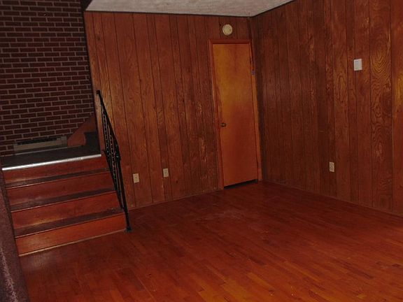 4th image of 815 Deer Park Ave APT 2