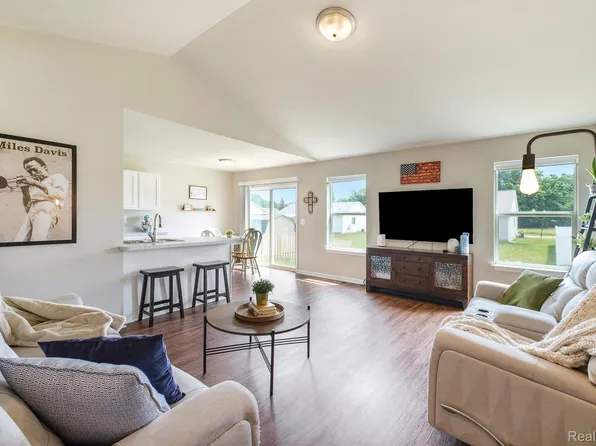 3151 Daisy Way, Burton, MI 48519