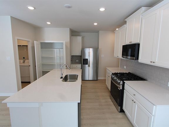 5th image of 124 Rising Cedar Ln