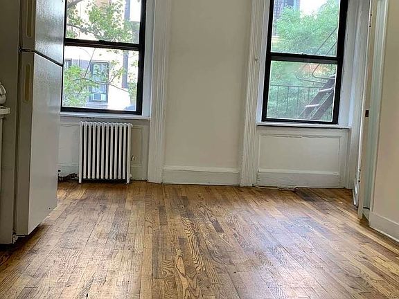 4th image of 169 Thompson St #3A