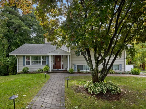 8 Patley Rd, North Reading, MA 01864