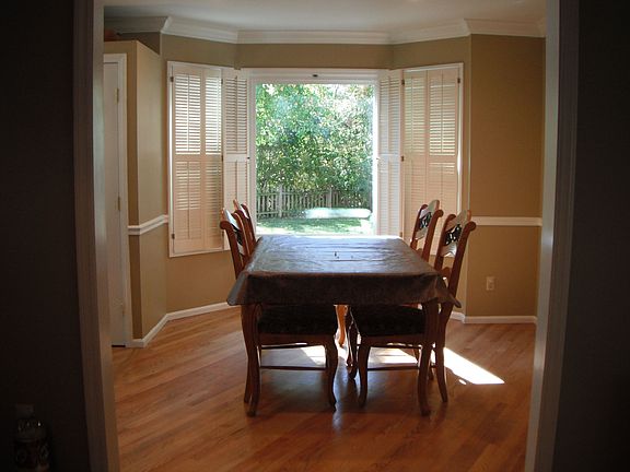 eat in kitchen