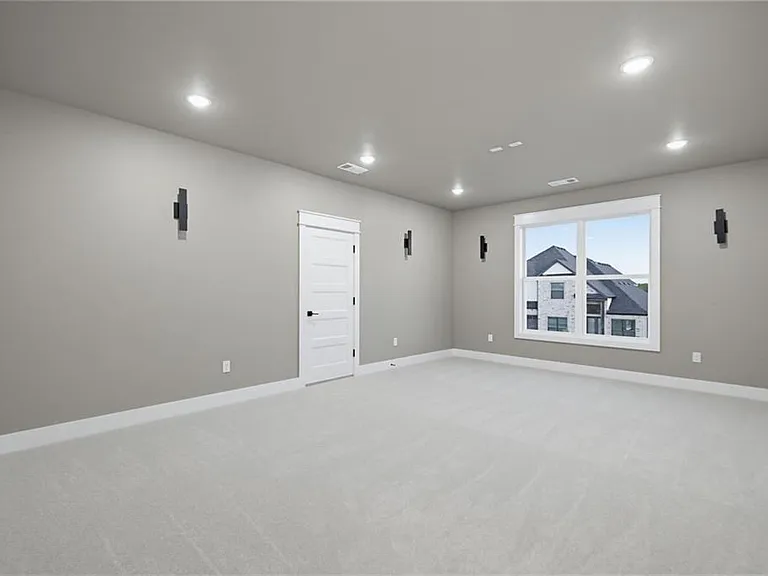 431 Hedge Dr — Photo 26