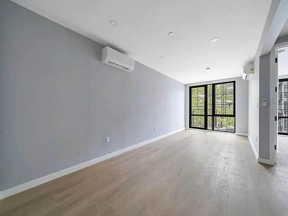1st image of 3511 Farragut Rd #2B