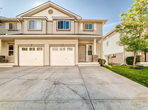 21 N Rocky Vista Cir NW, Calgary, AB T3G 5B7
