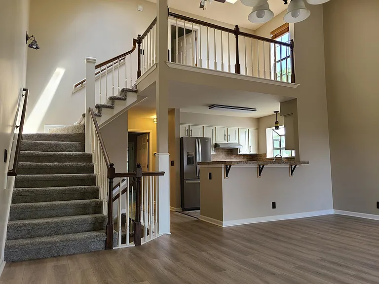 100 Villa View Ct — Photo 16