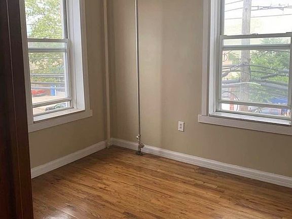 4th image of 33-78 11th St #2B