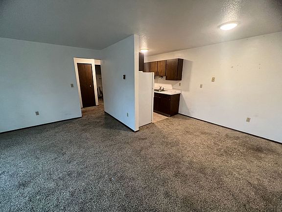 3rd image of 221 8th Ave SE #16