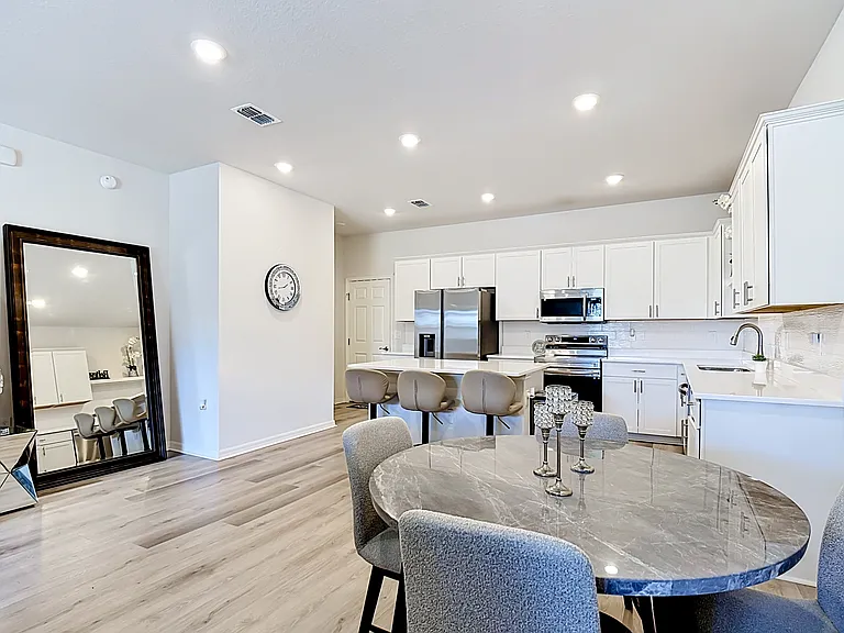 371 Crossings Ave — Photo 2
