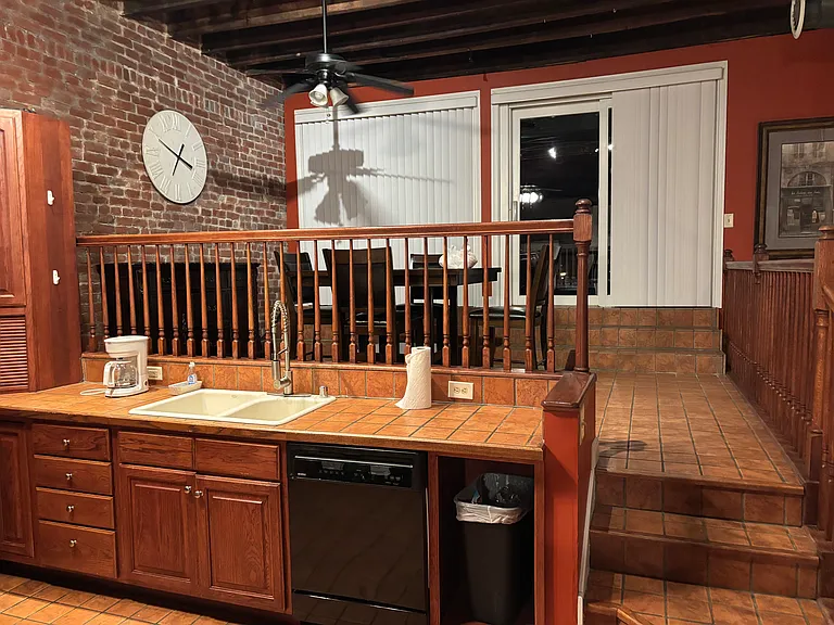 413 Broadway St #E — Photo 9