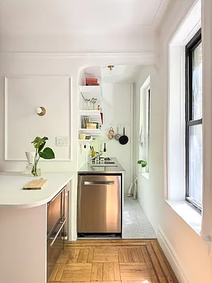 Sold by Compass | media 5