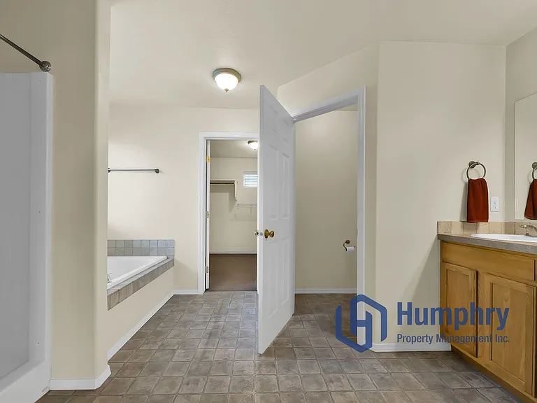 3956 E Granger Dr — Photo 26