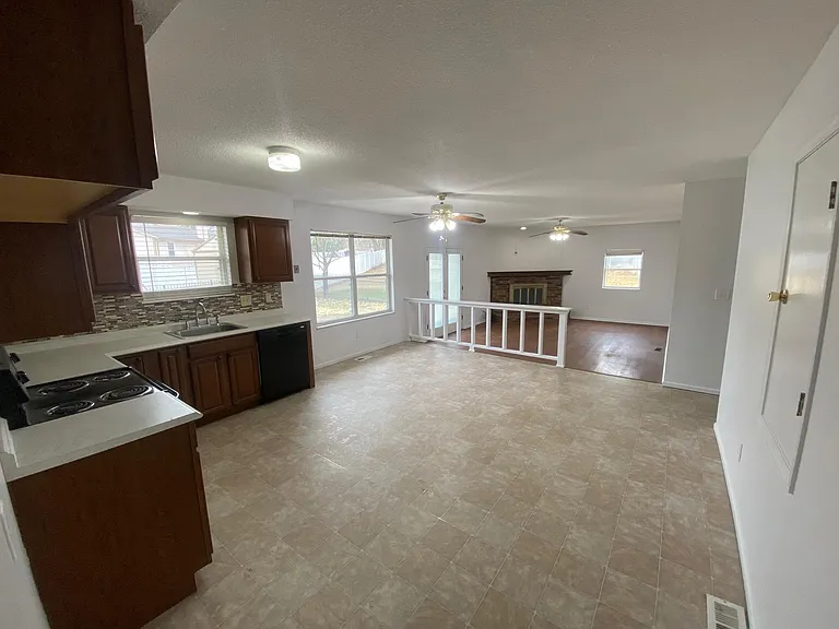 60 Dogwood Ln — Photo 13
