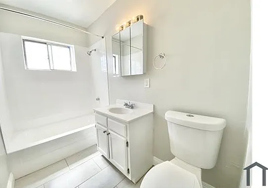 850 W 95th St #4 — Photo 8
