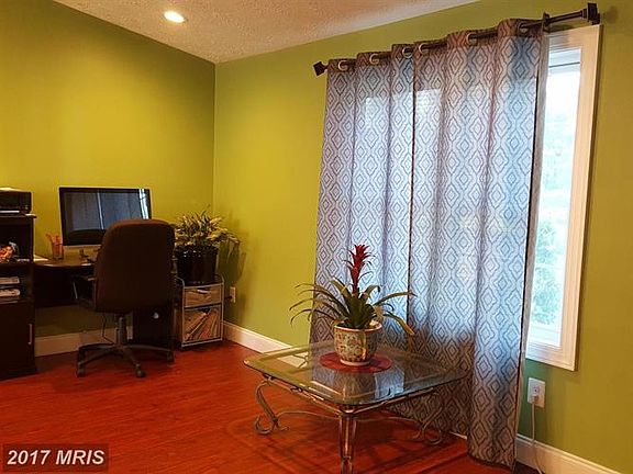 4th image of 202 Appletree Dr NE