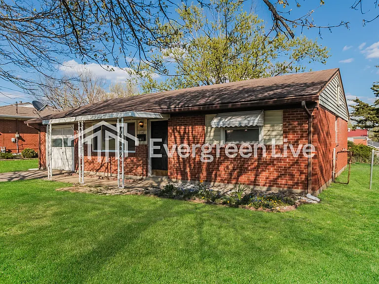 11690 Hamlet Rd — Photo 2