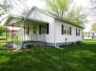 406 E Walnut St, Salem, NE 68433
