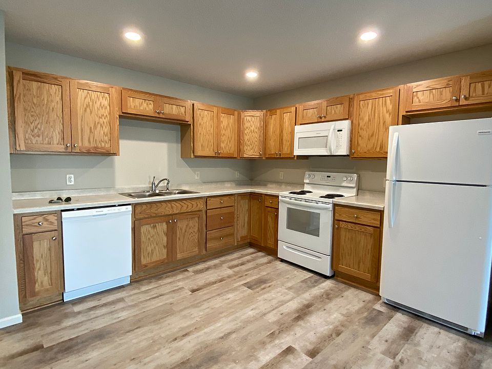 1st image of 1539 Gunston Dr #C