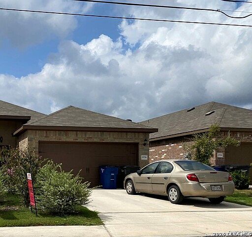 1st image of 2578 Pahmeyer Rd