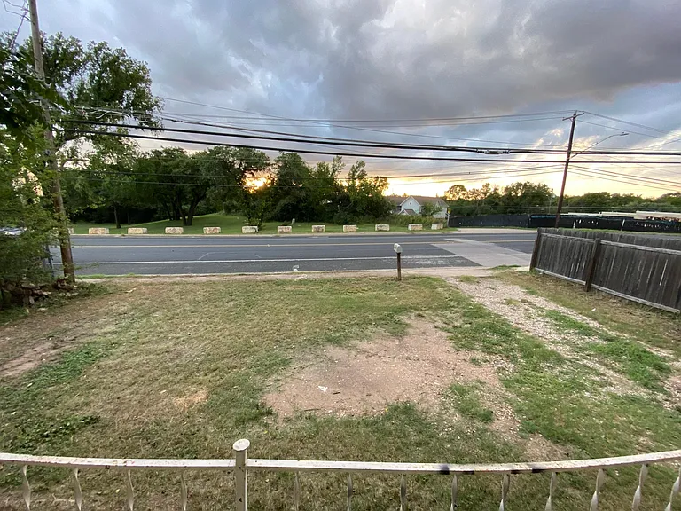 1175 Springdale Rd — Photo 3