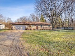8755 Mariner Dr, Machesney Park, IL 61115