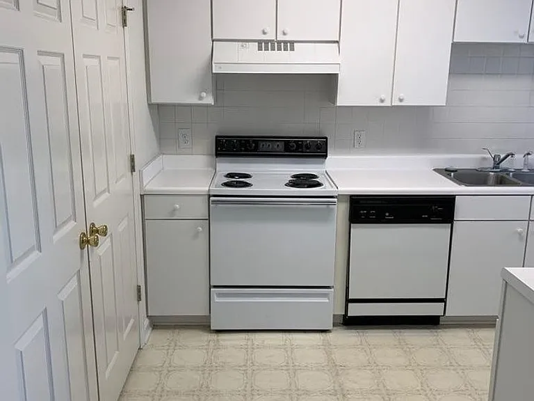 460 Myrtle Greens Dr #E — Photo 2