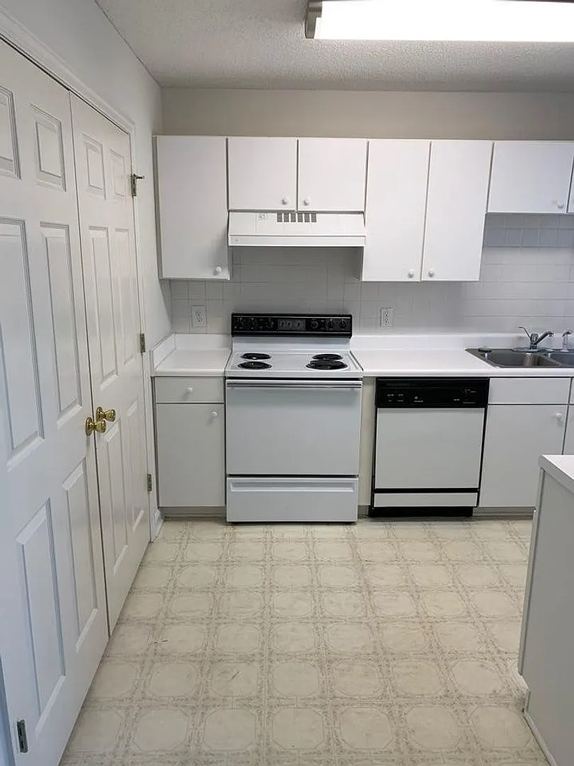 Building Photo - 460 Myrtle Greens Dr #E