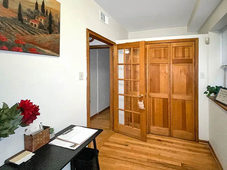 1214 N Paulina St — Photo 3