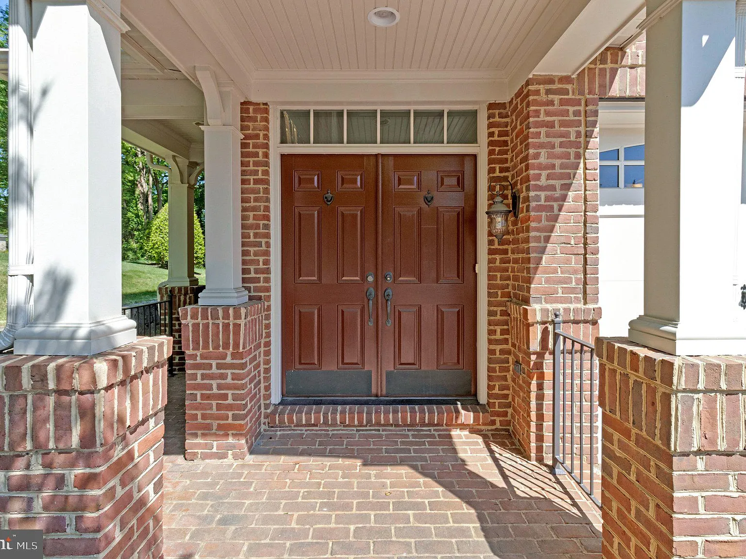 3 bed, 3.5 bath, 3176 sqft, $5,800 — Photo 2