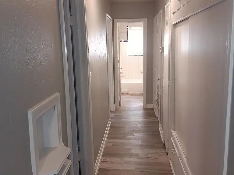 1008 E Arkansas St — Photo 9