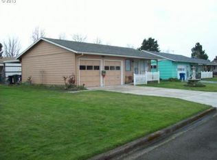 2280 Country Club Ter, Woodburn, OR 97071