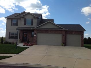 734 Drake Ln, Washington, IL 61571