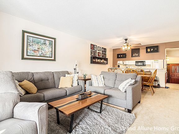 5th image of 7005 E Springtree Ln SW #31