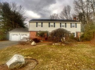 14 Iron Gate Ln, Cromwell, CT 06416