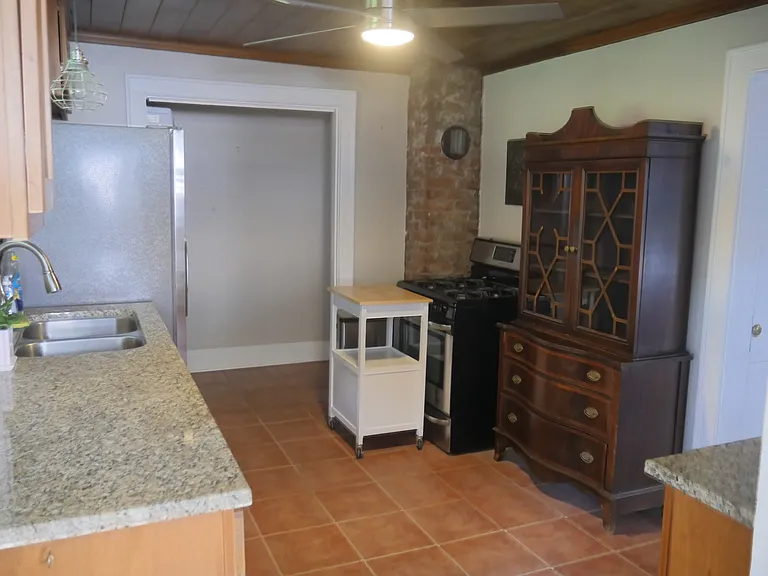 116 Suburban Ct — Photo 9
