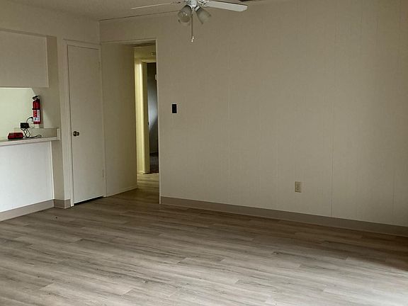 5th image of 6106 Grigsby Pl