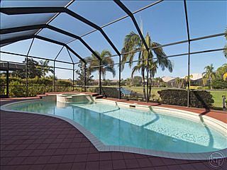 3rd image of 944 Glen Lake Cir