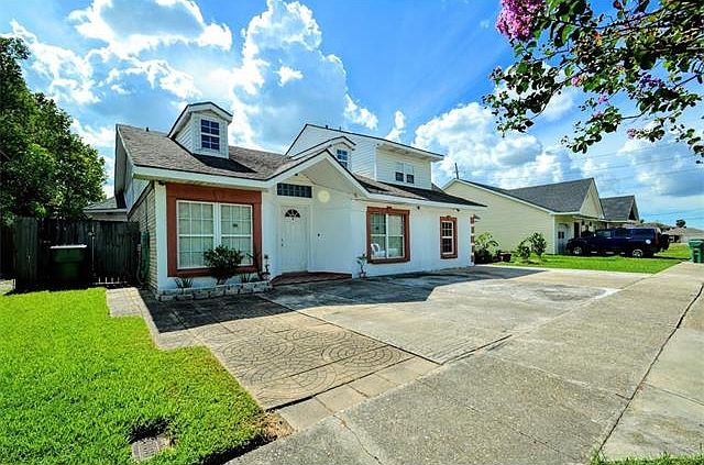 1st image of 3006 Destrehan Ave