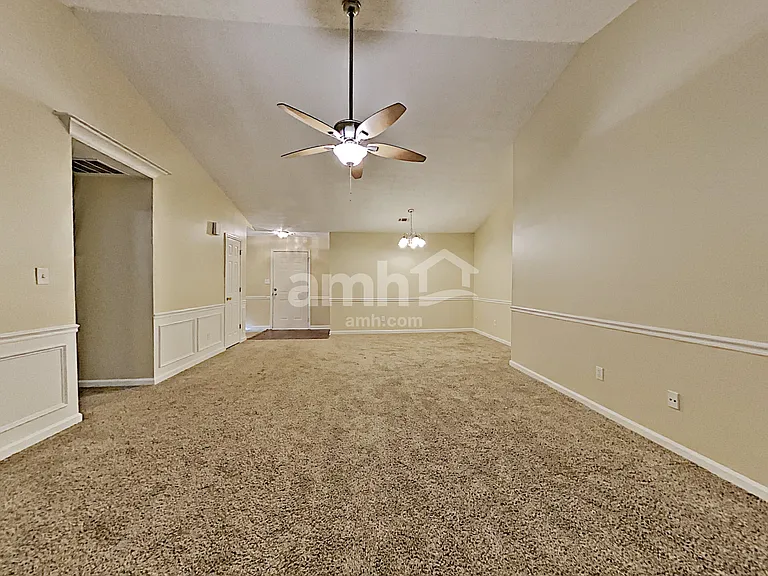 451 Bellingham Dr — Photo 9