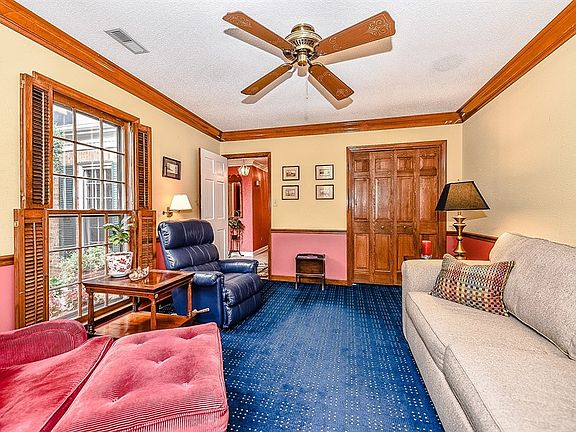 5th image of 4228 Woodglen Ln