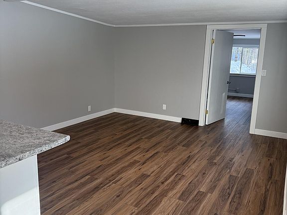 4th image of 864 Brower Dr