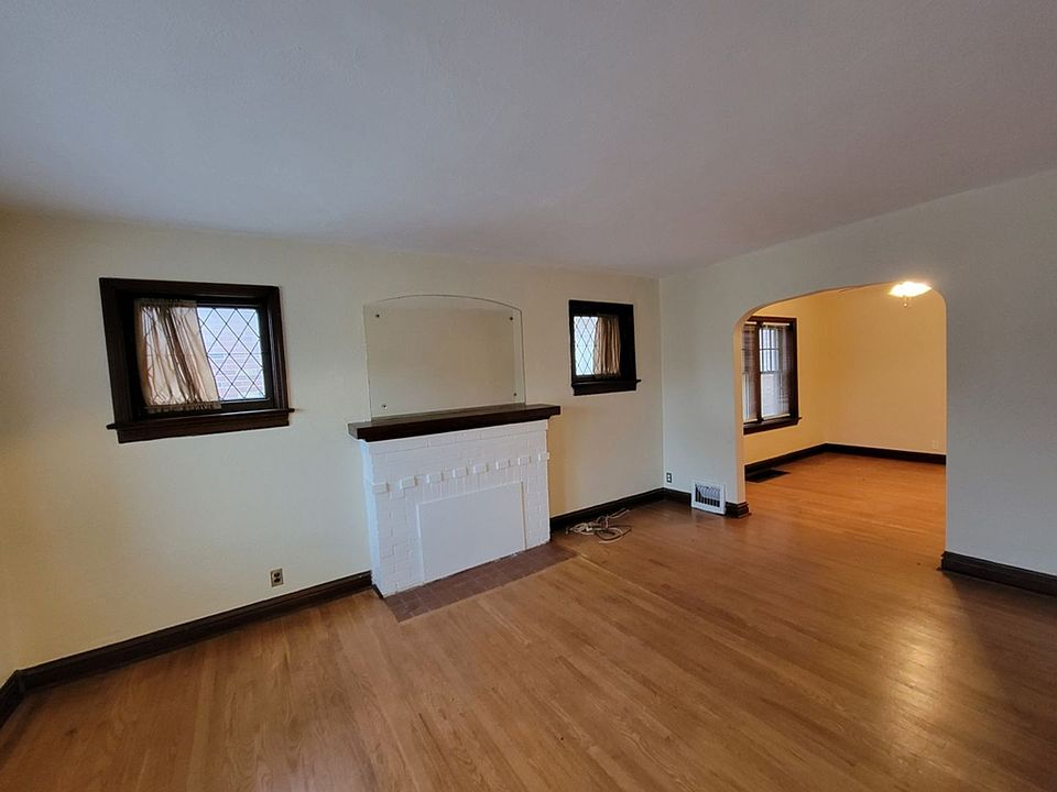 2nd image of 3613 Watson Rd