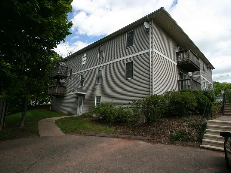 666 Broad St #1 — Photo 9