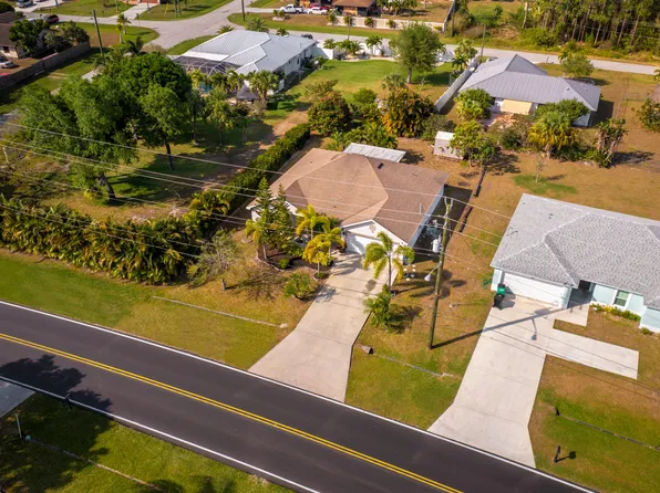 585 NW Floresta Drive, Port St Lucie, FL 34983