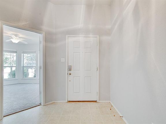 5th image of 4706 Topaz Ln