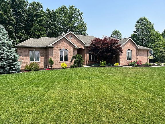 3rd image of 2450 Red Oak Ct
