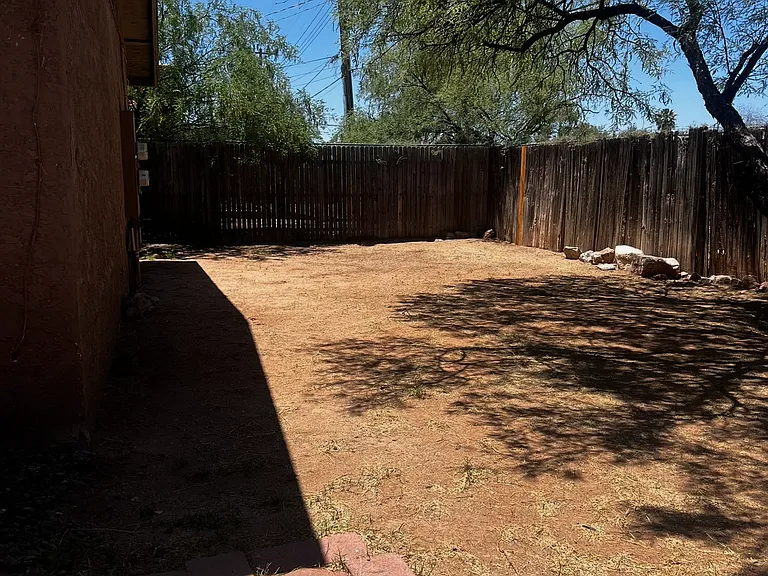1921 N Madelyn Ave — Photo 22