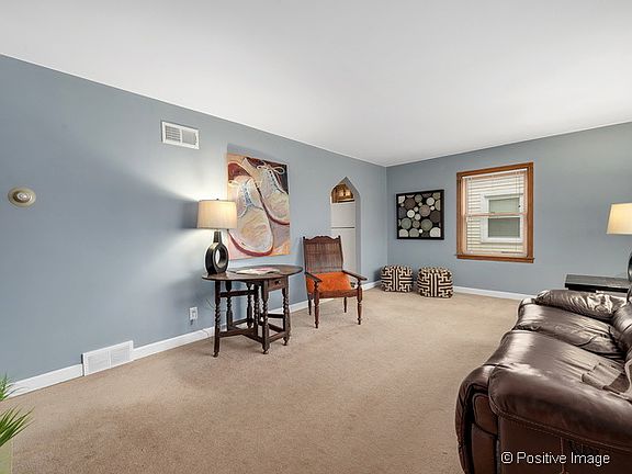 3rd image of 202 N Oakwood St