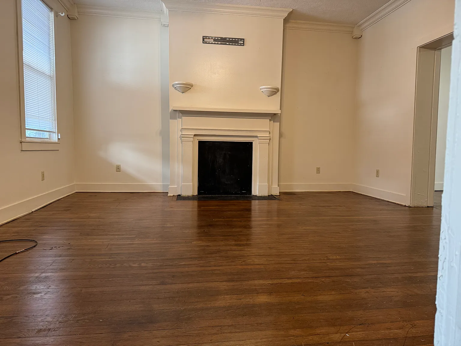 2 bed, 1200 sqft, $1,100 — Photo 2